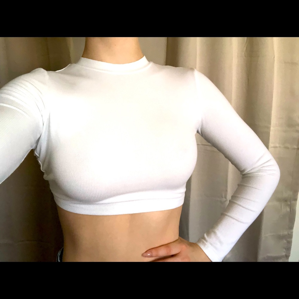 Backless crop long sleeve